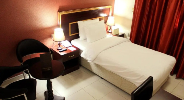 Одноместный номер Standard Montreal Naif Hotel