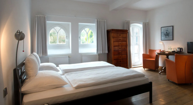 Hotel Mutterhaus Düsseldorf, Забронировать Отель Кайзерсверт Дюссельдорф