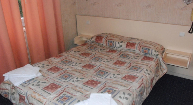 Двухместный номер Economy с балконом Hôtel Acropolis - Lourdes