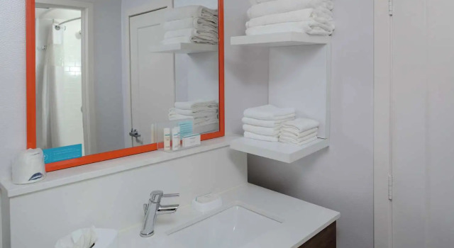 Люкс c 1 комнатой Hampton Inn Woodbridge
