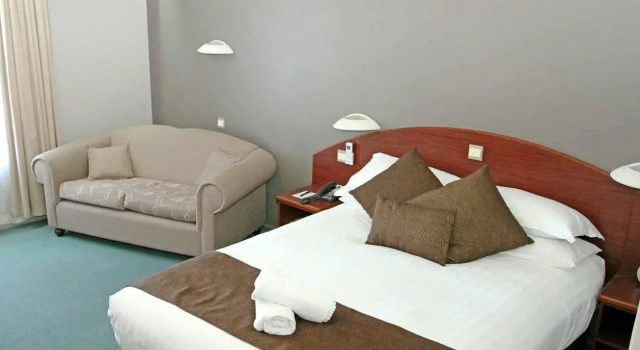 Номер Standard Hospitality Esperance SureStay Collection by Best Western