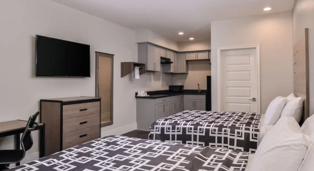 Четырёхместный номер Standard Palace Inn Blue Tomball Parkway