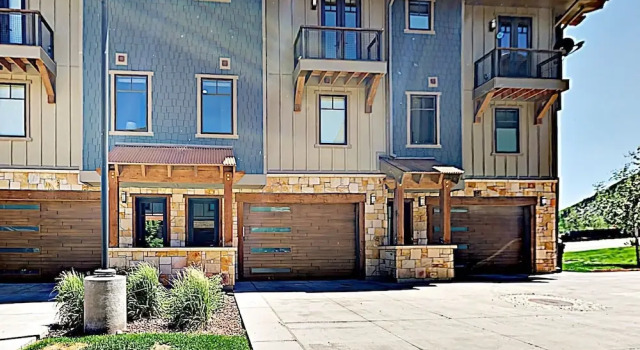 New Listing! Chic Townhome W/ Hot Tub, Near Skiing 3 Bedroom Townhouse, Varaa Lomakoti Park City 