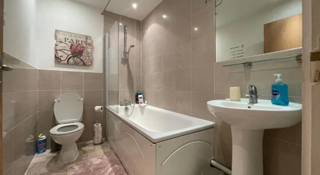 London Bridge apartment