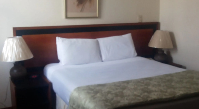 Apart-Hotel Suites Reforma, Забронировать Отель Зона 10 , рядом с Торговый центр Plaza Fontabella