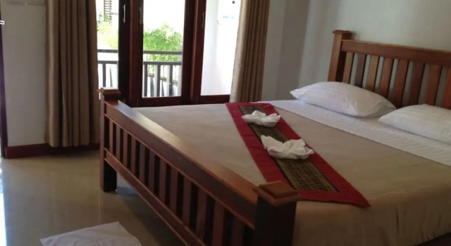 Standard Doppel Zimmer mit Balkon Chalouvanh Hotel