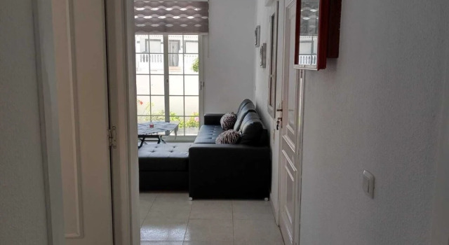 A Quiet House in the Neighborhood of Urbanizacion Torrealmendros