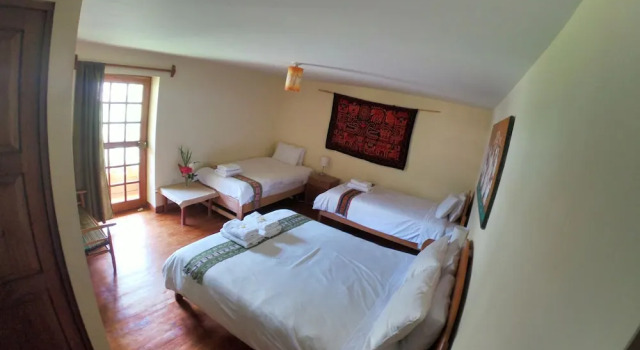 Трёхместный номер Standard с балконом Apu Lodge