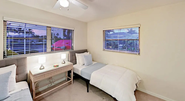 445 Bayshore Drive Home 4 Bedrooms 2 Bathrooms Home
