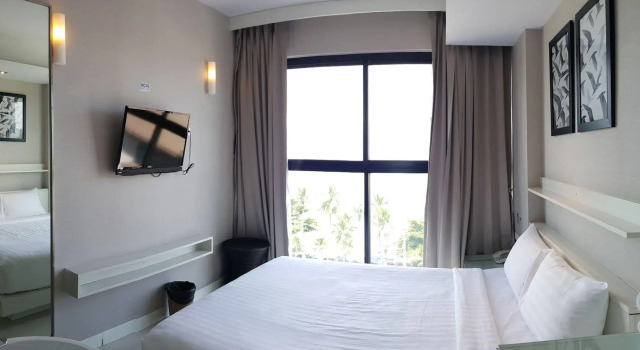 Serenotel Pattaya Beach Front