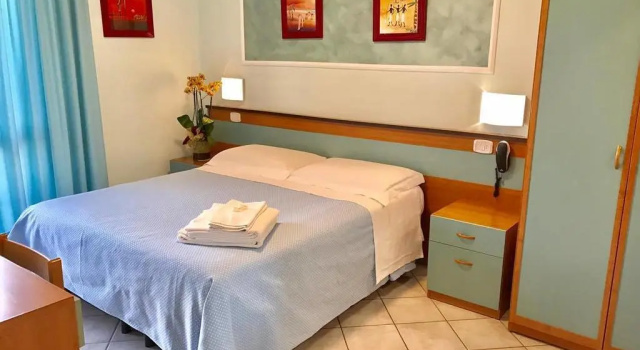 Residence Stella, Boek Hotel Massa Apuana coast