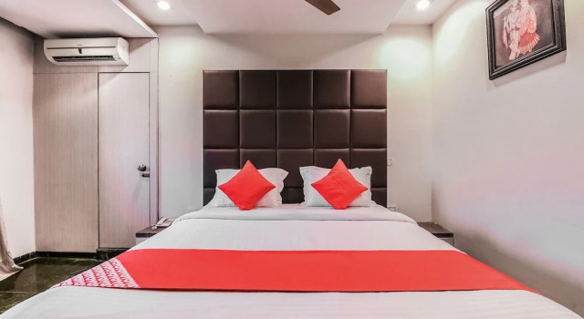 Люкс OYO 6285 Hotel AR Grand