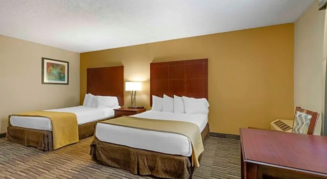 Четырёхместный люкс Best Western Sunday House Inn