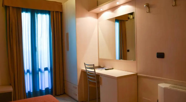 Одноместный номер Standard Hotel Losanna