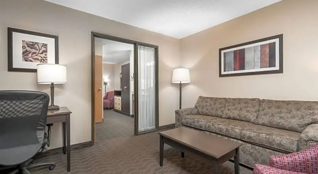 Люкс AmericInn by Wyndham Detroit Lakes