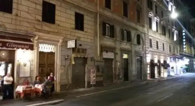 B&B Rome With Love, Забронировать Отель «постель и завтрак» Отели Рима с парковкой, рядом с Станция метро Manzoni, Парковка