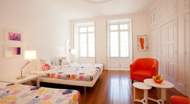 Трёхместный номер Superior с балконом Porto Lounge Hostel & Guesthouse by Host Wise