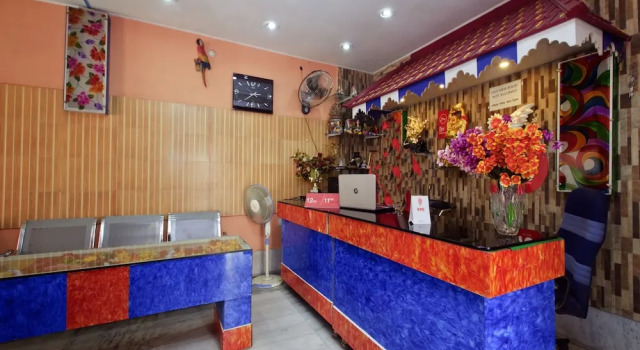 Oyo 8972 Dum Dum, Prenota Hotel Hotel a West Bengal con parcheggio, Parcheggio