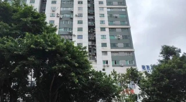 Zhuhai Baisheng Hotel (Xiangzhou Long Distance Station Vientiane City)