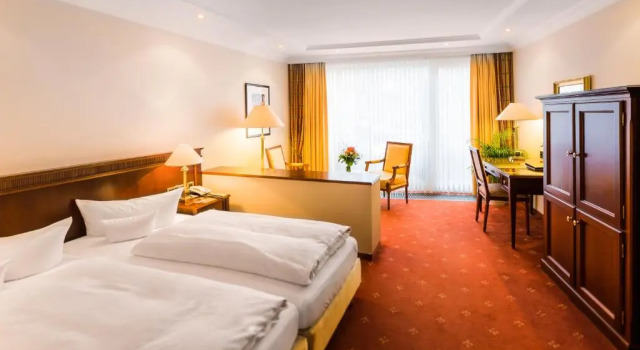 Hotel Villa Marburg im Park, Rezervați Vilă Hoteluri în Eifel cu piscină, Piscină