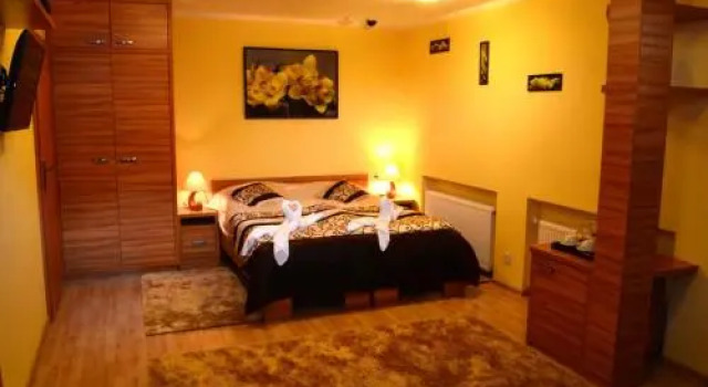 Piramida Hotel & Restaurant