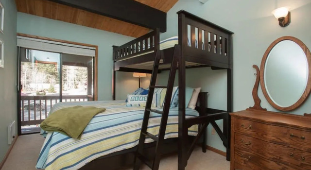Donner Vista at Donner Lake Village Resort by Tahoe Mountain, Забронировать Курортный отель Donner Lake Village штат Калифорния