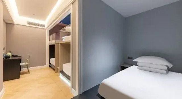 Люкс Crossing E-sports Hotel (South Bus Station Dongguan Branch)