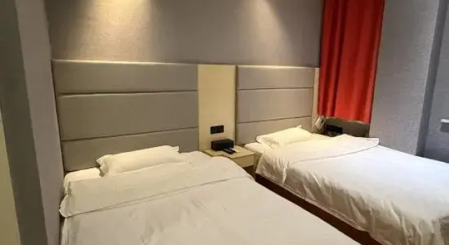 Кровать в общем номере (мужской номер) Lechao Select Hotel Tianshan Road Weining Road Subway Station Branch