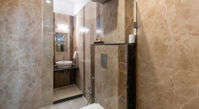 Люкс The Everest Hill Resort Suites with Jacuzzi Spa - Resort in Kumbhalgarh