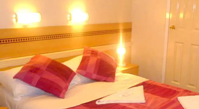 Четырёхместный номер Standard Guilford House Hotel