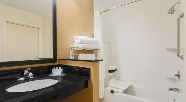 Студия Fairfield Inn & Suites Houston Humble