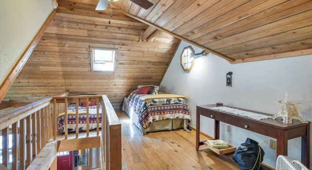 3 Mi to Table Rock Lake: Cabin w/ Fire Pit!, Забронировать Дом для отпуска Виллы Table Rock Lake, Вилла