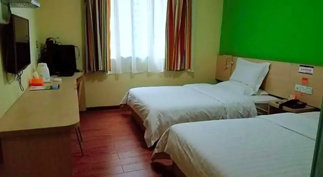 Двухместный номер Standard 7 Days Inn Chongqing Wanzhou Gaosuntang Branch
