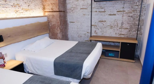Hostal Paris, Забронировать Отель Старый город Барселона, рядом с Приход Св. Августина