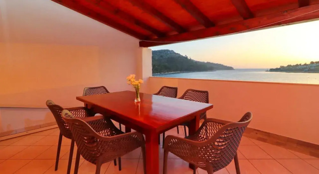 Апартаменты Seafront Apartments Anthony