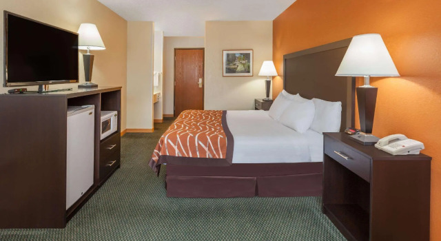 Двухместный номер Deluxe Baymont by Wyndham Midland