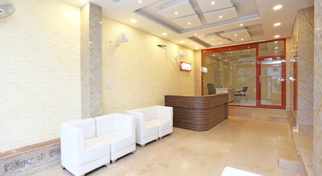OYO 15566 Hotel Rosewood Inn, Rezervovat Hotel Rājpur Uttarakhand