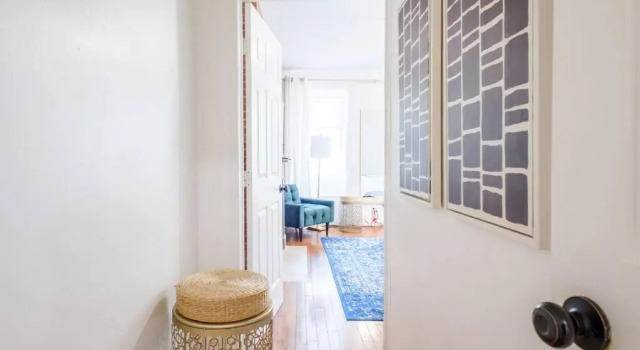 454-3w Prime Location 2BR Newly Furnished Sleeps 5, Забронировать Отель Мидтаун-Уэст Нью-Йорк, рядом с Театр «Лант-Фонтэнн»