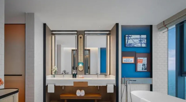 Двухместный люкс с видом на море Hotel Indigo Yantai Golden Coast by IHG