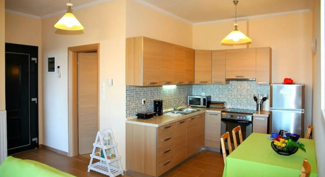 Апартаменты Comfartable 1 Bedroom Flat with Garden near Beach