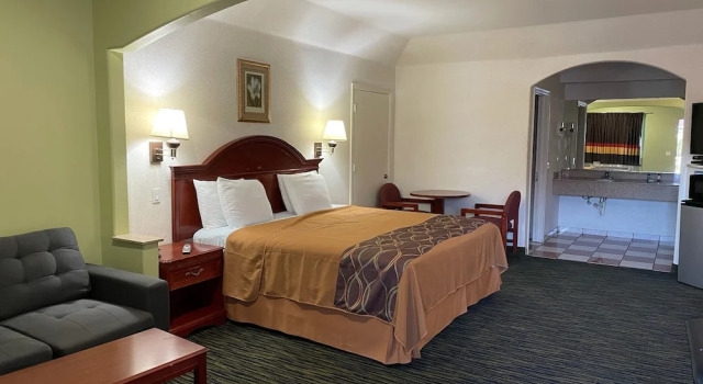 Standard Suite Porter Executive Inn & Suites