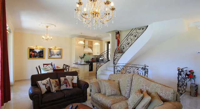 Вилла Economy Le Petit Palais Villa