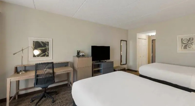 Шестиместный номер Standard Country Inn & Suites by Radisson, Findlay, OH