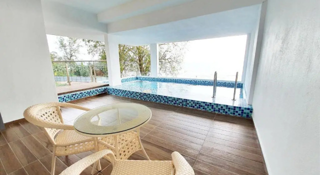 Полулюкс Pacific Regency Beach Resort, Port Dickson