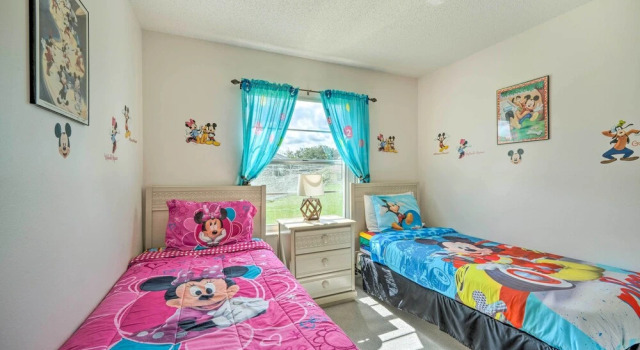 Коттедж Pool + Game Room, 5 Mi to Disney: Kissimmee Home!