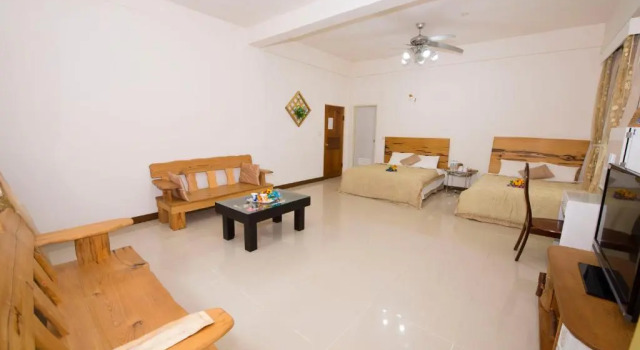 Четырёхместный номер Standard с балконом Ez Bay Homestay