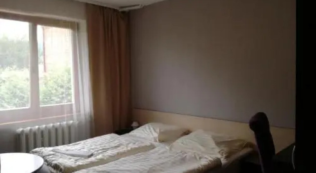 Apart Home, Забронировать Отель Отели Поляница-Здруй с парковкой, рядом с Polanica Zdroj Train Station, Парковка