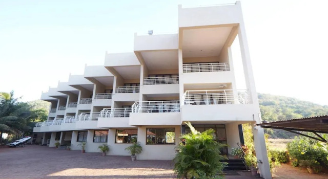 Sagar Sawali, Karde Beach View Resort