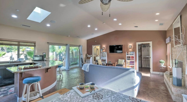 Bright Poway Studio w/ Shared Outdoor Pool!, 预订 公寓 波威市 San Diego County