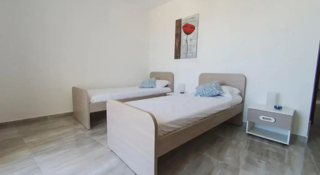 Standard quarto F10-3 Room 2 single beds shared bathroom in shared Flat